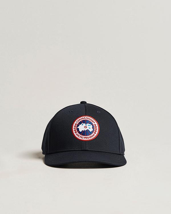 Print black cap from Canada Goose