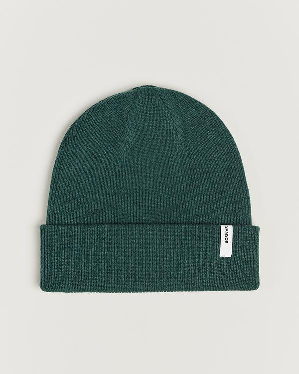 Dark green beanie from Samsøe & Samsøe