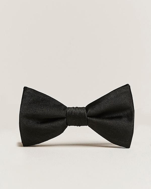 Black bow tie from Oscar Jacobson