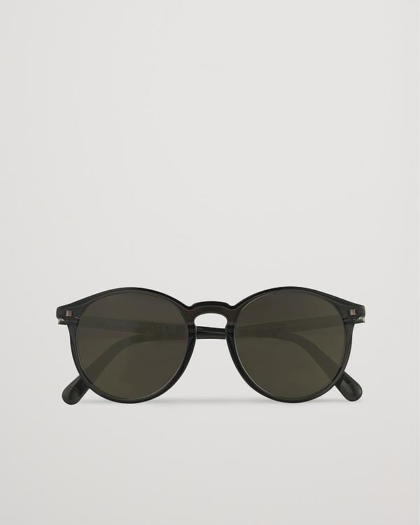 Black round frame sunglasses from Moncler Lunettes