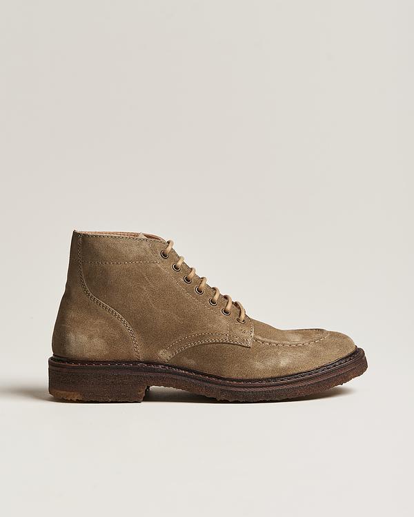 Brown chukka boots from Astorflex