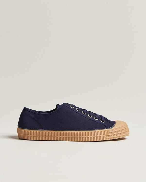Dark blue sneakers from Novesta