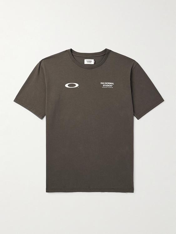 Dark brown t-shirt from Pas Normal Studios