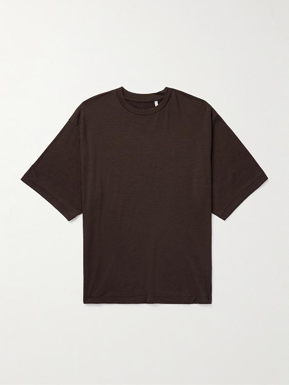 Dark brown t-shirt from Kaptain Sunshine