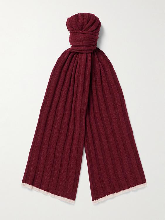 Dark red scarve from Brunello Cucinelli