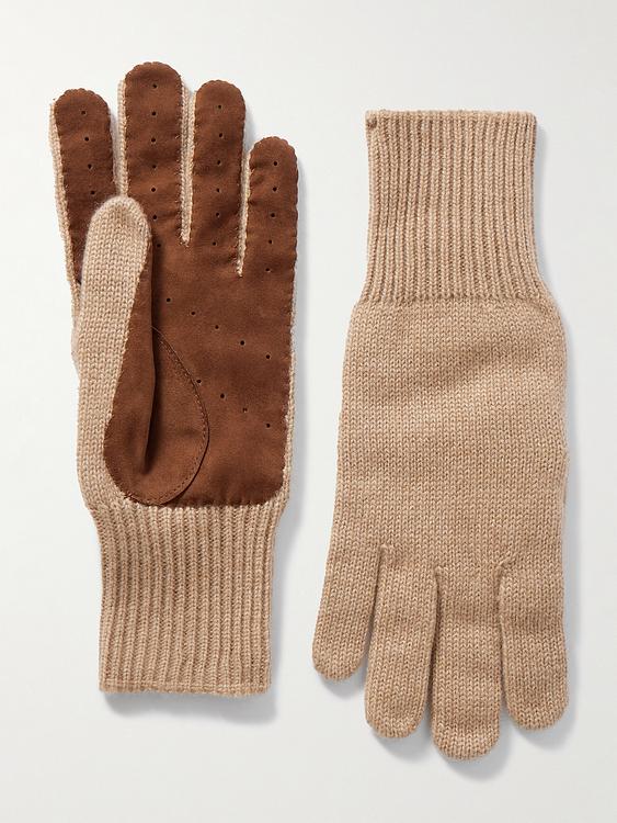 Taupe gloves from Brunello Cucinelli
