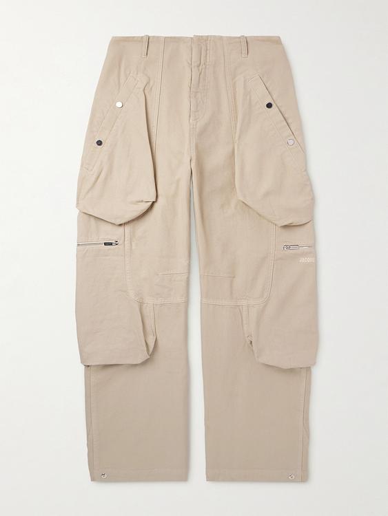Beige cargo trousers from Jacquemus