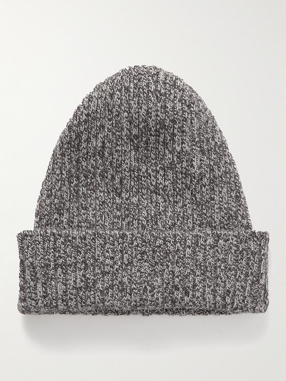 Dark brown beanie from Kaptain Sunshine