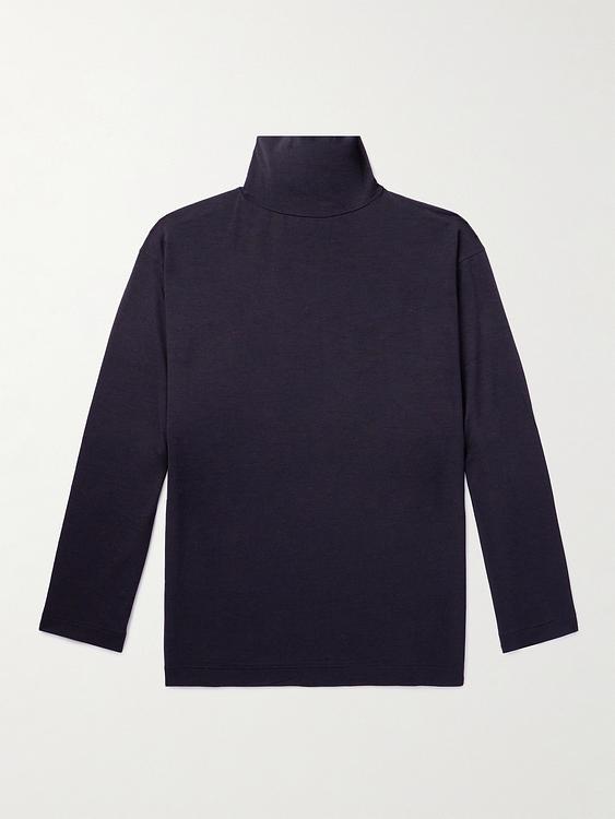 Black turtleneck from Kaptain Sunshine