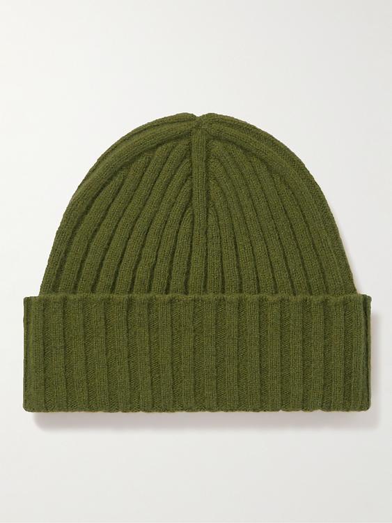 Green beanie from De Petrillo
