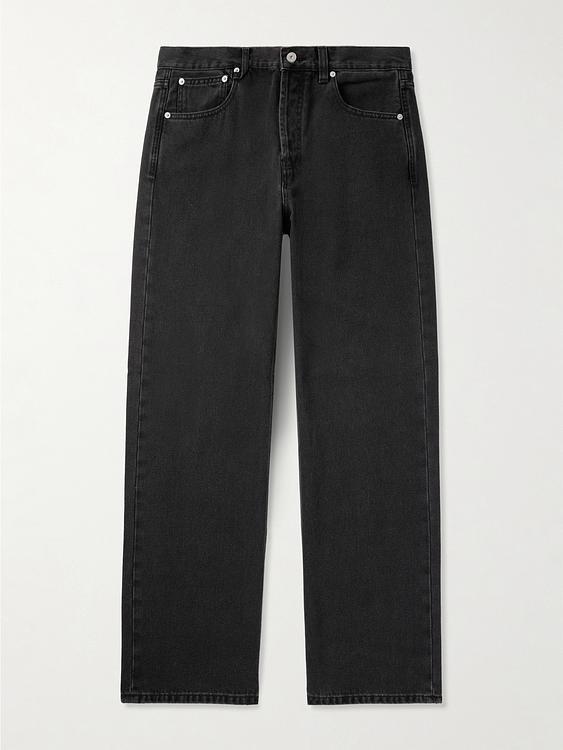 Black jeans from Jacquemus