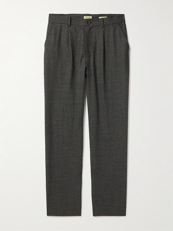 Dark grey chinos from De Bonne Facture