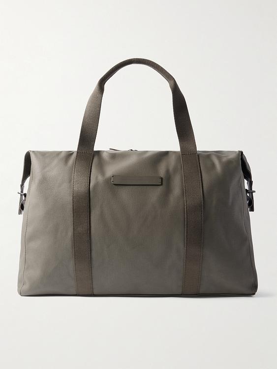 Dark green weekend bag from HORIZN Studios