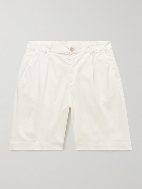 White chino shorts from Canali
