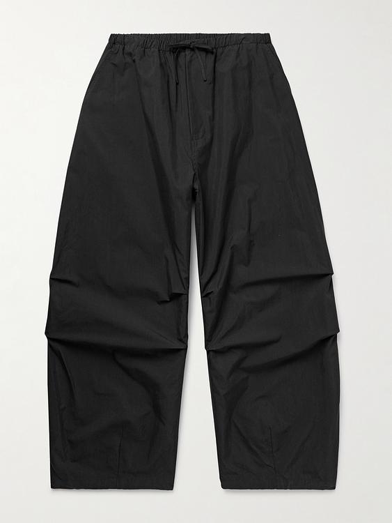 Black casual trousers from Amomento