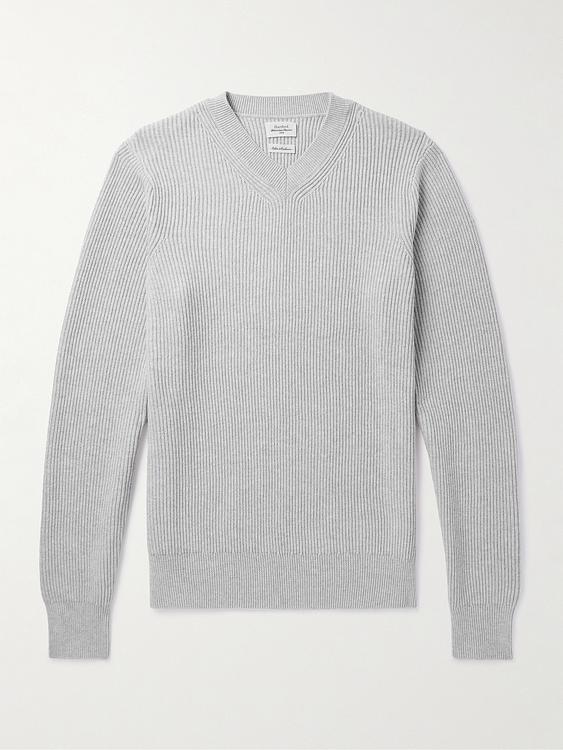 Grey cashmere sweater from Hartford
