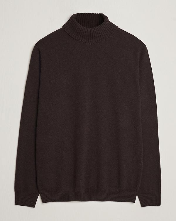 Dark brown turtleneck from Oscar Jacobson
