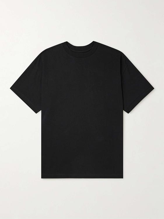 Black t-shirt from Airei