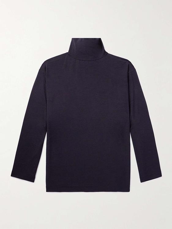 Black turtleneck from Kaptain Sunshine