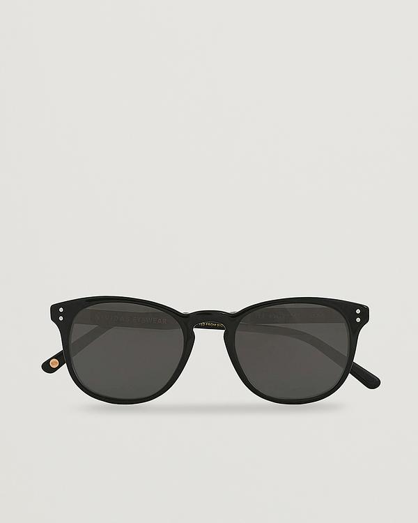 Black d-frame sunglasses from Vividas Eyewear