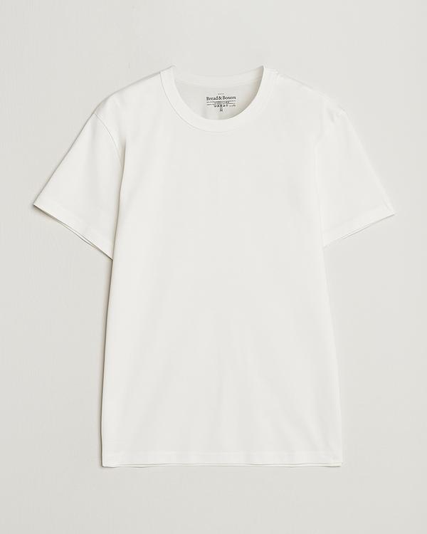 White t-shirt from Bread & Boxers