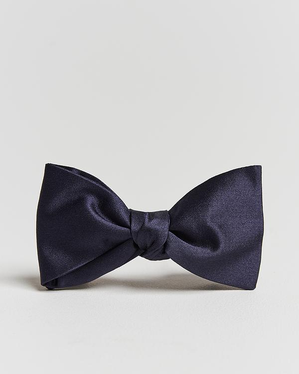 Black bow tie from Amanda Christensen