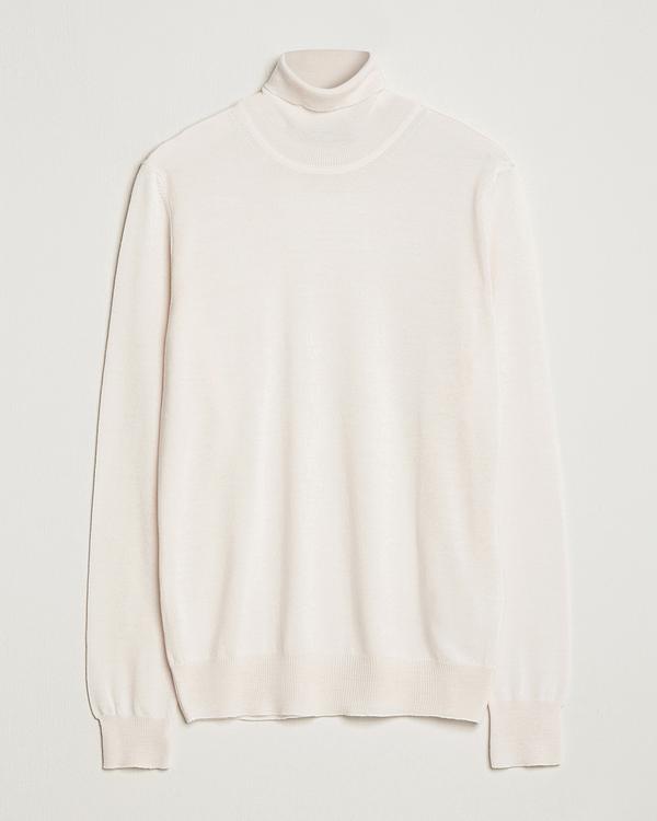 White turtleneck from J.Lindeberg