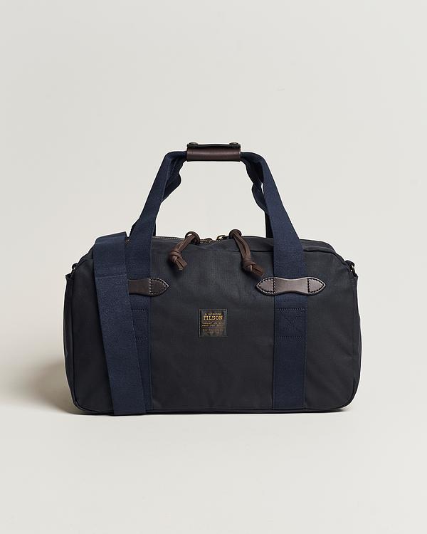 Black weekend bag from Filson