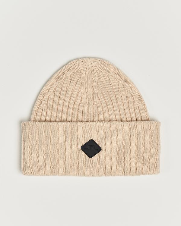 Beige beanie from J.Lindeberg