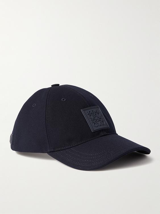 Black cap from Loewe