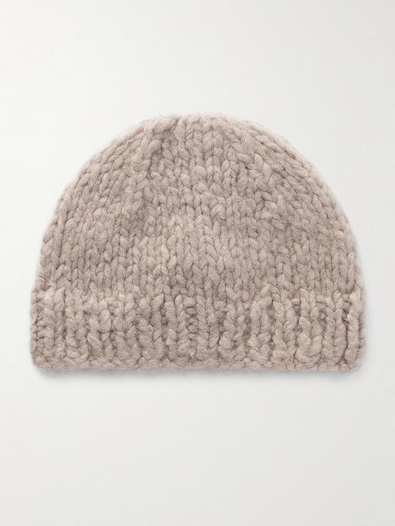 Grey beanie from Gabriela Hearst