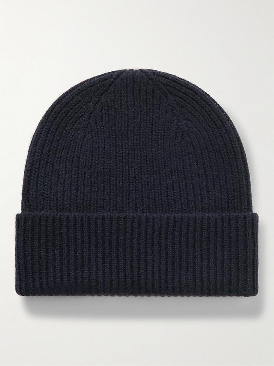 Black beanie from William Lockie