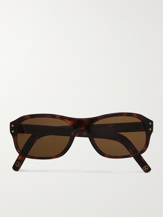 Dark brown d-frame sunglasses from Kingsman