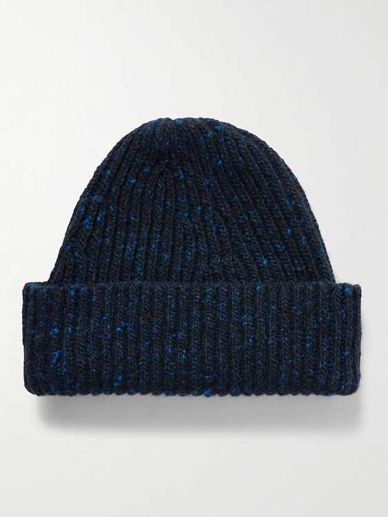 Black beanie from Inis Meáin