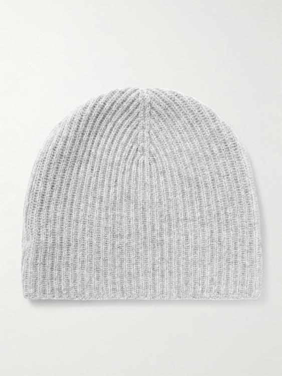 Grey beanie from Allude