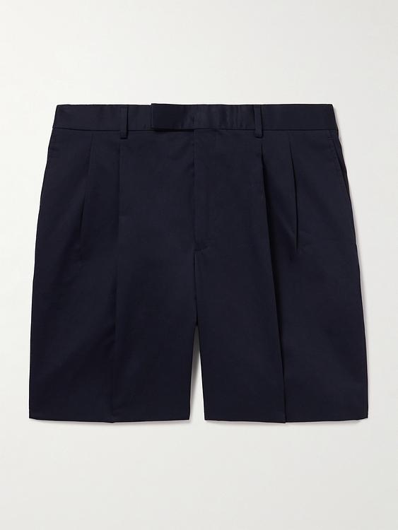 Black chino shorts from Kingsman
