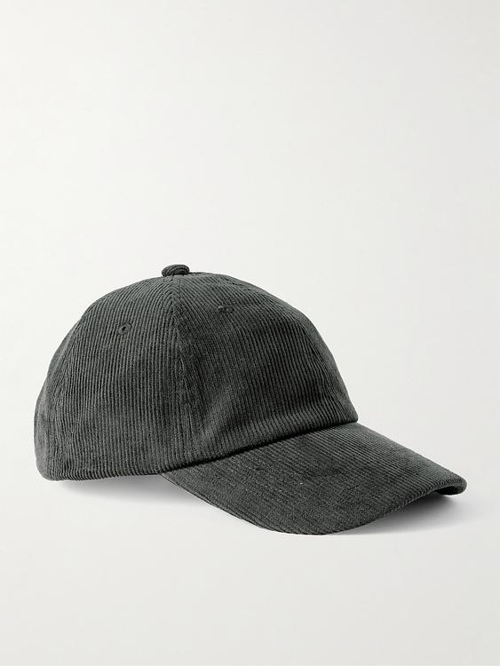 Dark grey cap from Folk