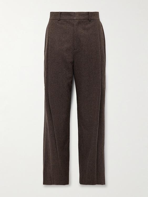Dark brown chinos from Amomento