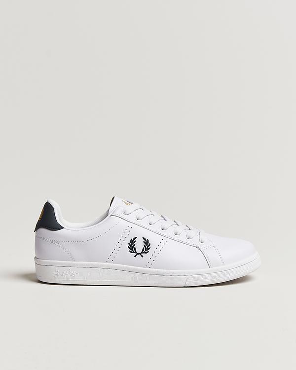Print white sneakers from Fred Perry