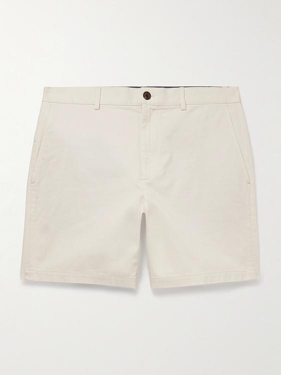 White chino shorts from Club Monaco