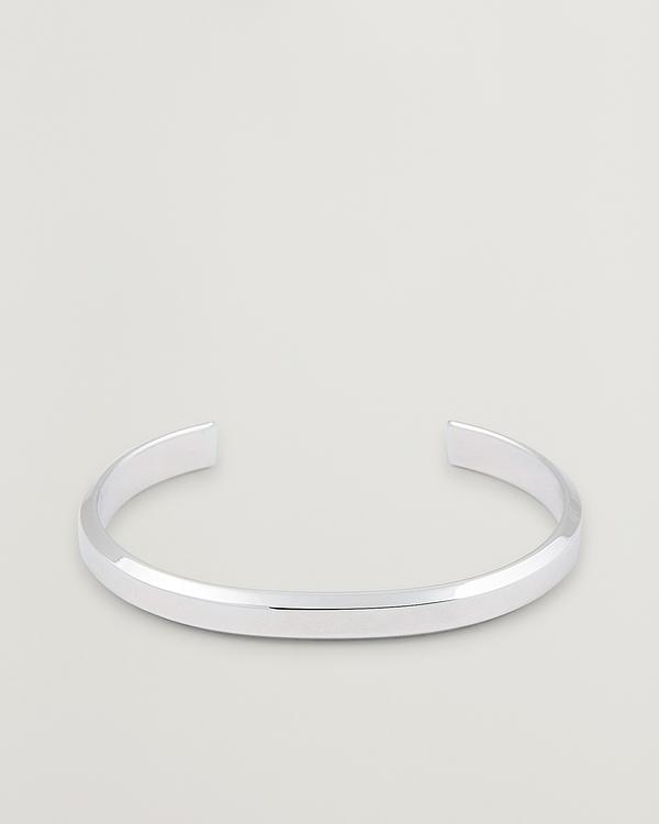 White bracelet from Skultuna